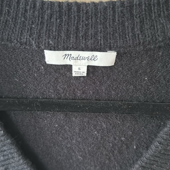 Madewell V neck black sweater. Size S - Picture 2 of 4